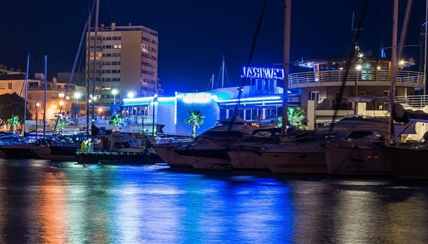 Sainte Maxime, city center and the port at night