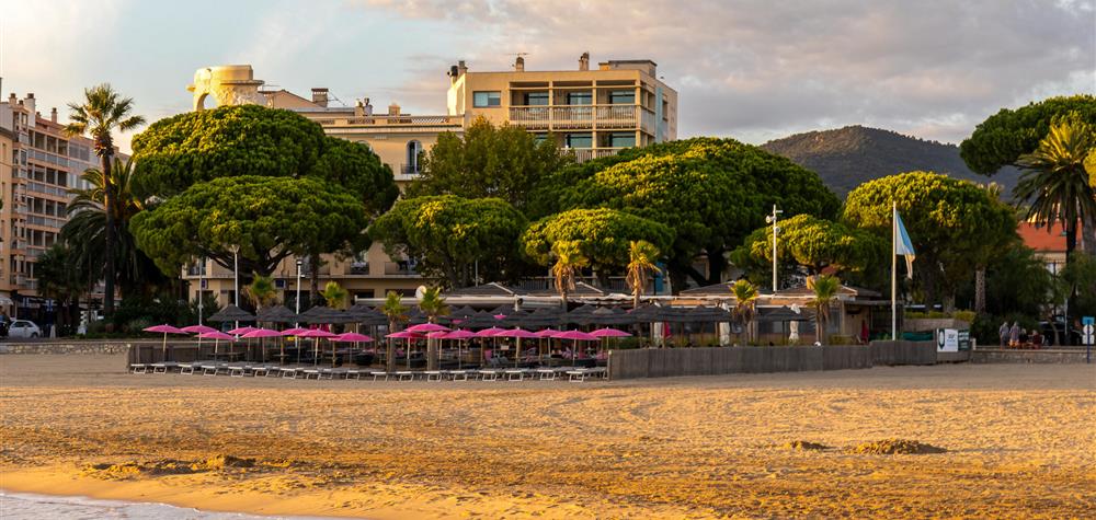 Beach restaurant on the City Center Beach in Sainte Maxime