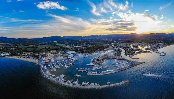 Port Grimaud, panoramic view of the village